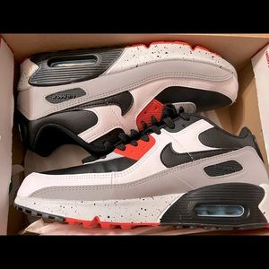Airmax 90 size 7y